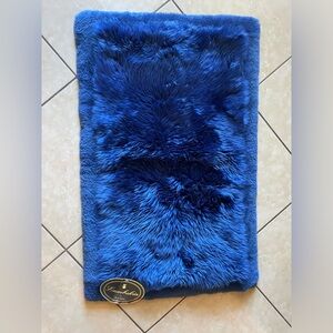 New royal blue Bowron 100% Lambskin super soft rug New Zealand 42 C 25 1/2”
